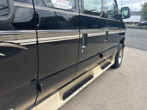 2003 Ford E-Series E-250 SD