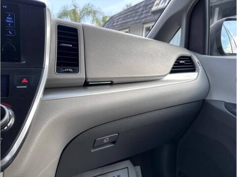 2016 Toyota Sienna