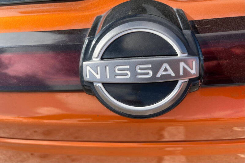 2022 Nissan Kicks SR