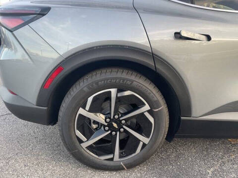 2026 Chevrolet Equinox EV LT 2