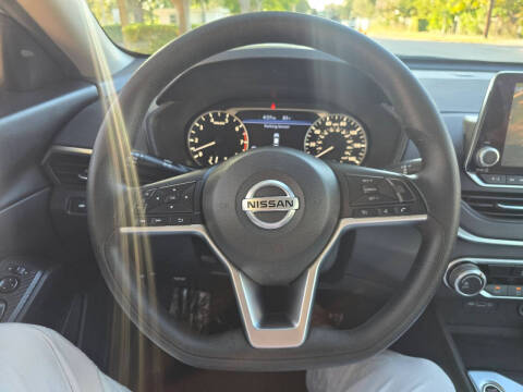 2022 Nissan Altima 2.5 SV