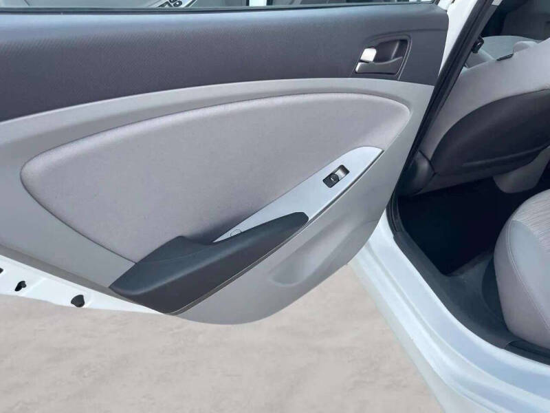 2017 Hyundai Accent SE