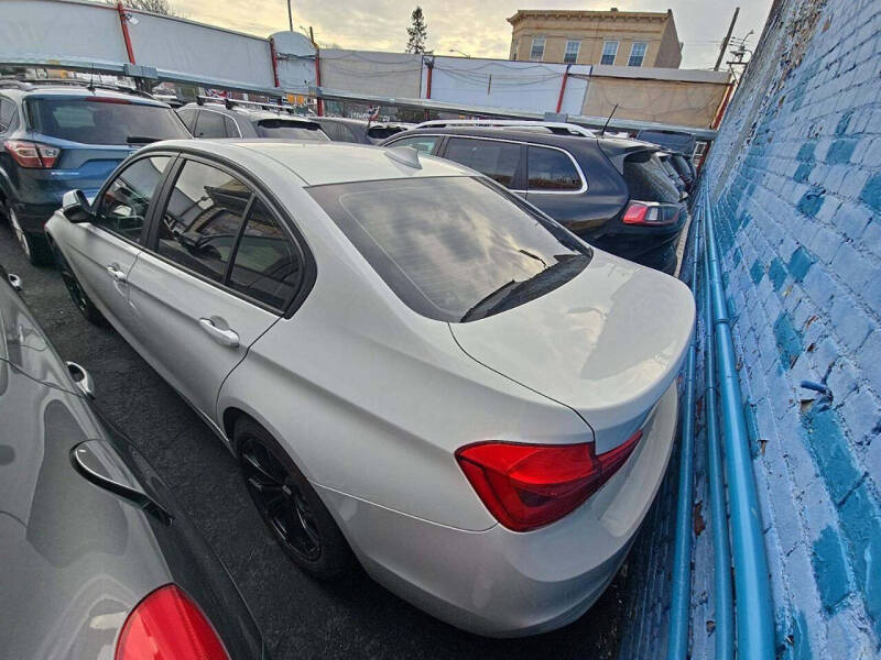 2017 BMW 3 Series 320i