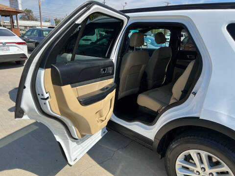 2017 Ford Explorer