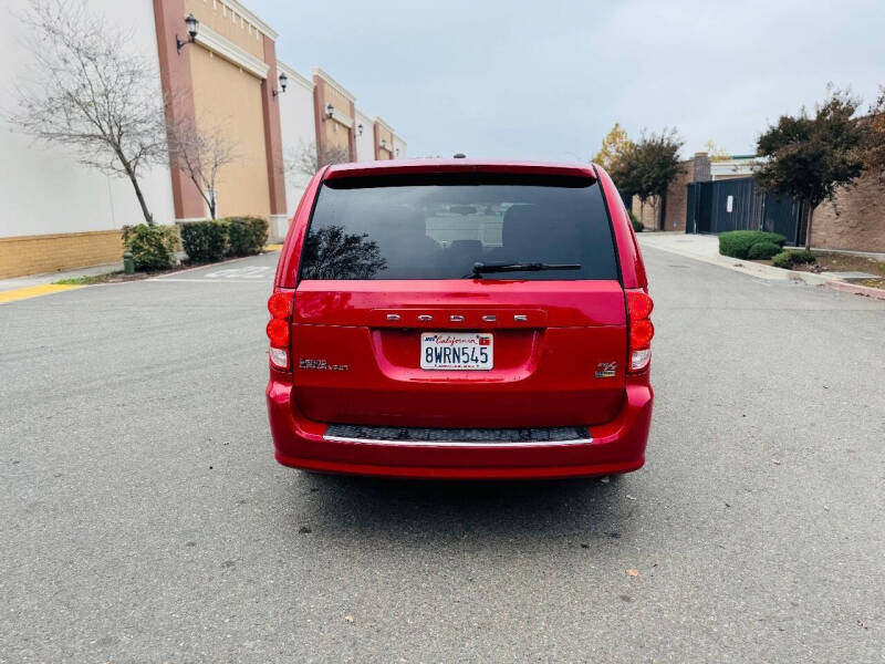 2016 Dodge Grand Caravan R/T