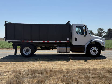 2015 Freightliner M2 106