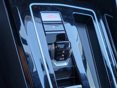 2024 Volkswagen Golf GTI SE