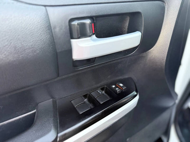 2014 Toyota Tundra SR5