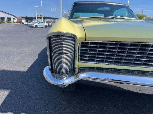 1965 Buick Riviera 11