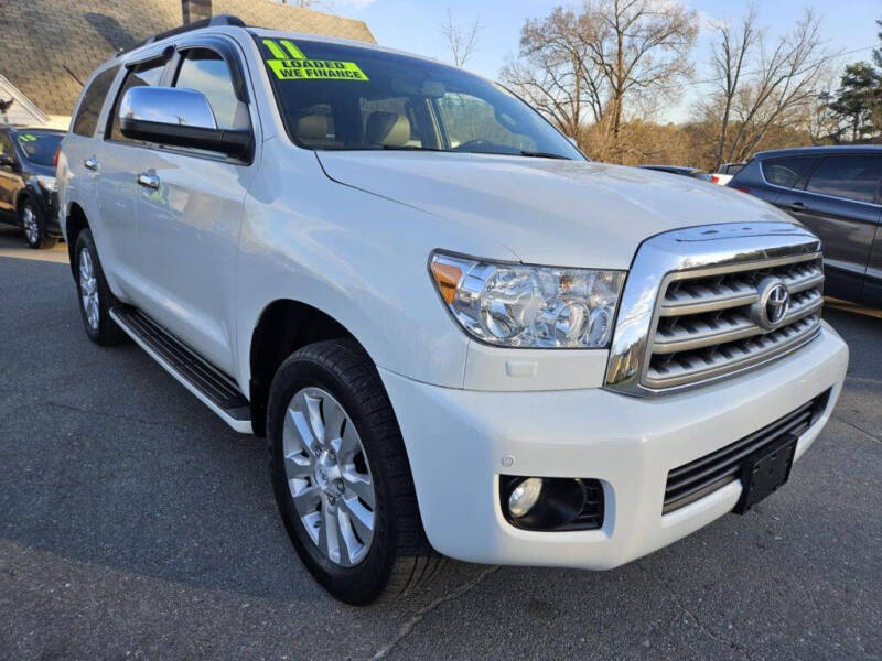 2011 Toyota Sequoia Platinum's photo