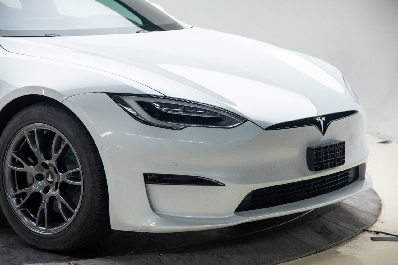 2021 Tesla Model S 26