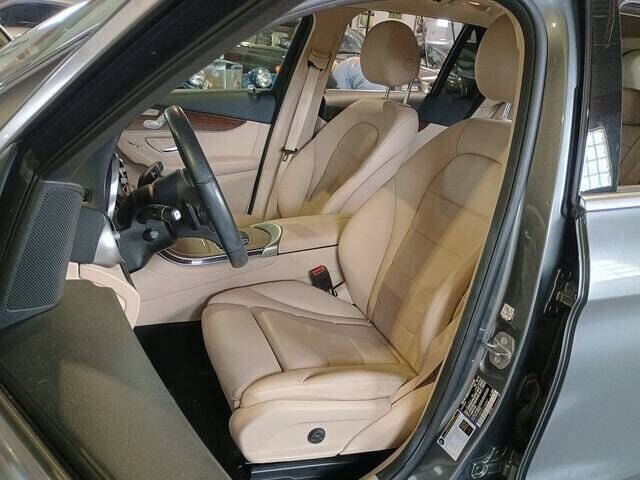 2020 Mercedes-Benz GLC 8