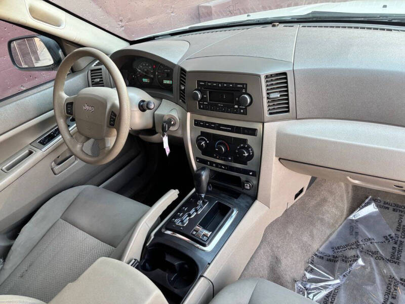 2006 Jeep Grand Cherokee Laredo