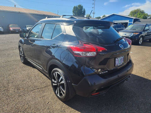 2020 Nissan Kicks SR