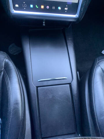 2016 Tesla Model S 70D