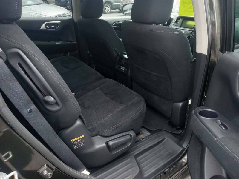 2015 Nissan Pathfinder SV