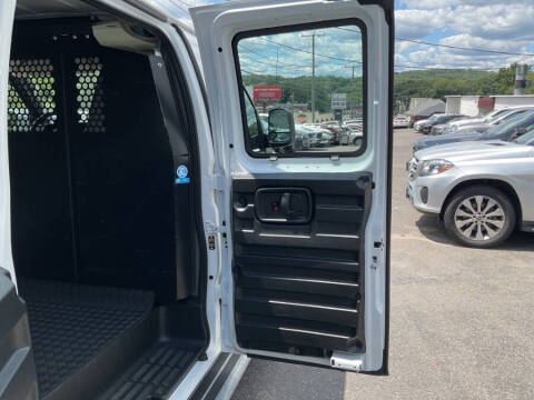 2023 Chevrolet Express 2500