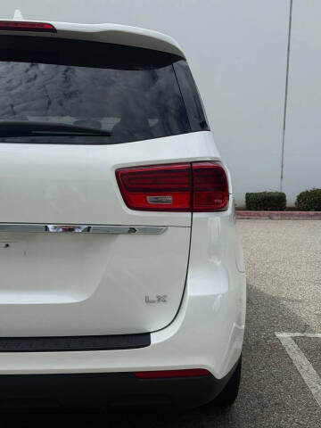2019 Kia Sedona LX