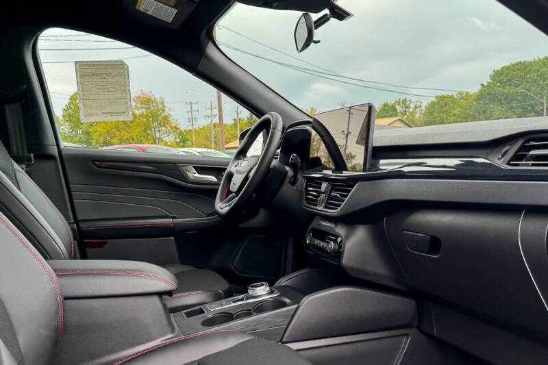 2025 Ford Escape ST-Line Select