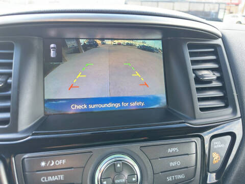 2020 Nissan Pathfinder SV