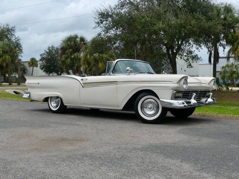 1957 Ford Fairlane