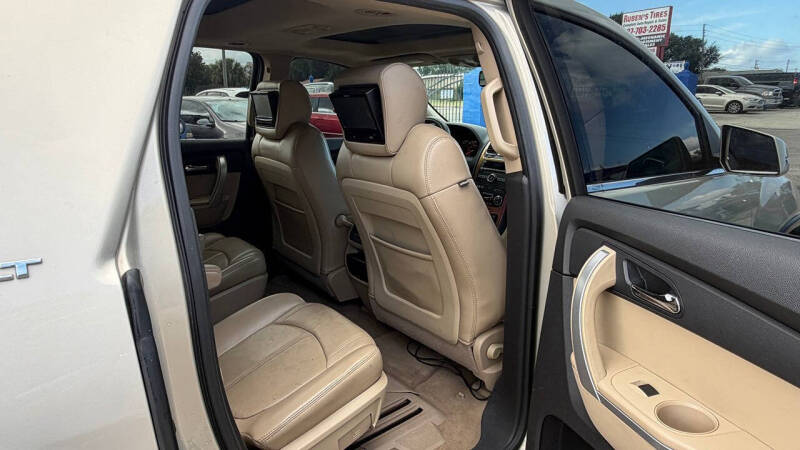 2008 Saturn Outlook XE