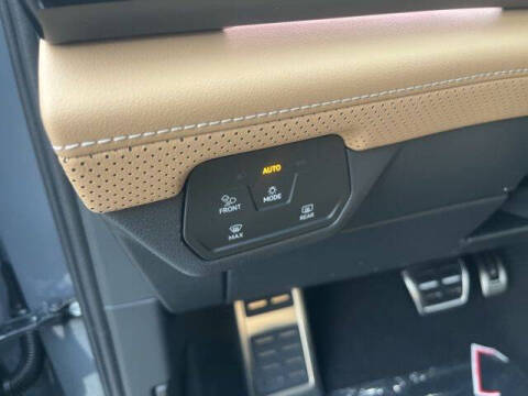 2026 Volkswagen Atlas Cross Sport SEL R-Line Black 4Motion