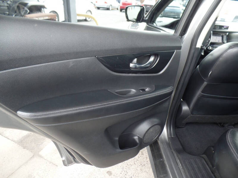 2017 Nissan Rogue SL