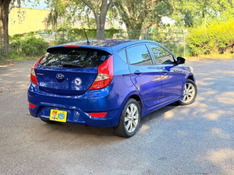 2013 Hyundai Accent SE