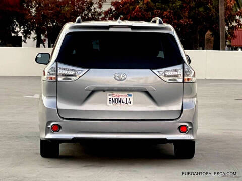 2018 Toyota Sienna SE Premium 8-Passenger