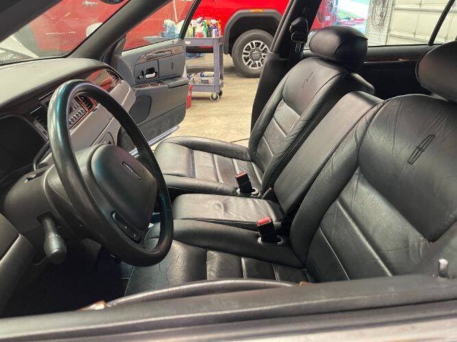 2002 Lincoln Town Car