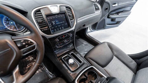 2022 Chrysler 300 Touring