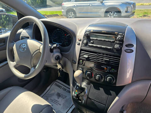 2007 Toyota Sienna CE 7-Passenger