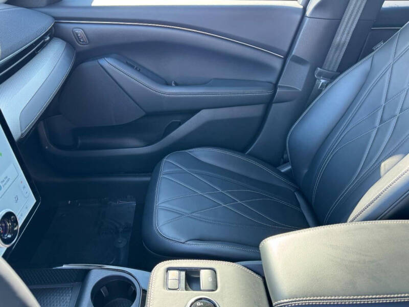 2023 Ford Mustang Mach-E Select