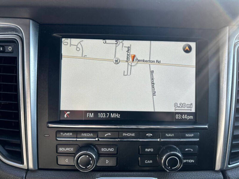 2015 Porsche Macan Turbo