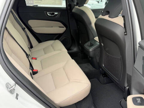 2026 Volvo XC60 B5 Core