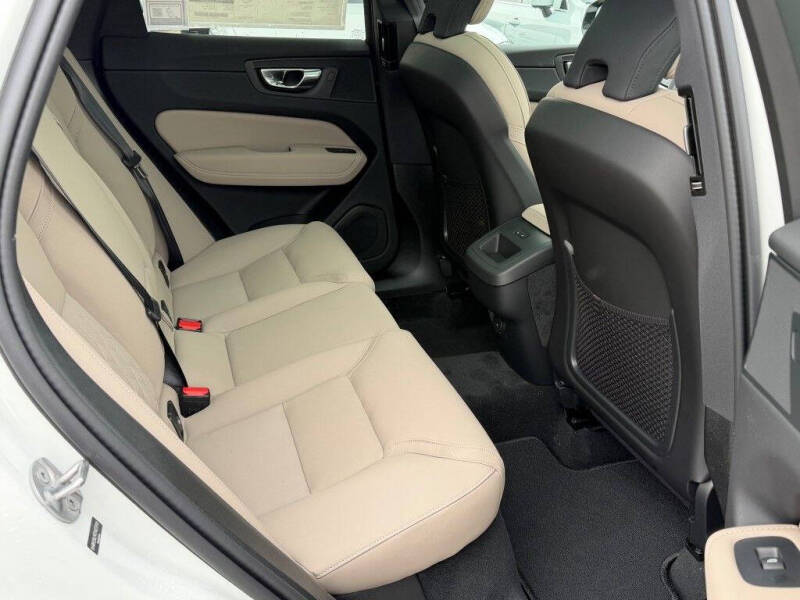 2026 Volvo XC60 B5 Core