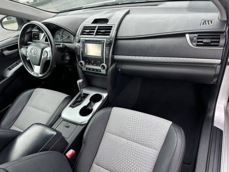 2014 Toyota Camry SE