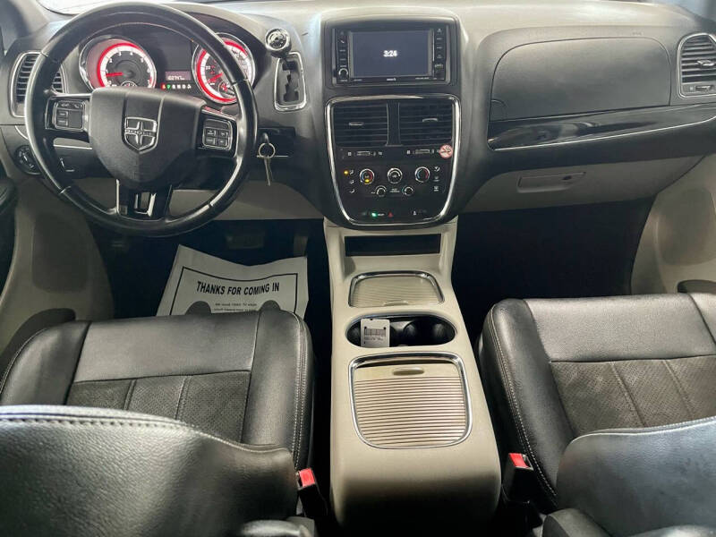 2019 Dodge Grand Caravan SXT photo 16