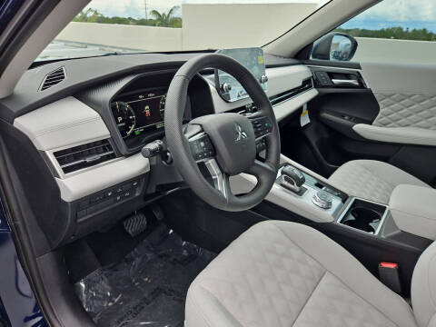 2025 Mitsubishi Outlander PHEV SEL