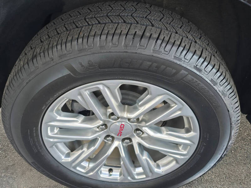 2023 GMC Yukon XL SLT