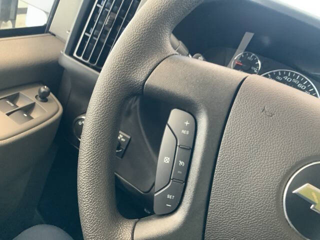 2025 Chevrolet Express 3500