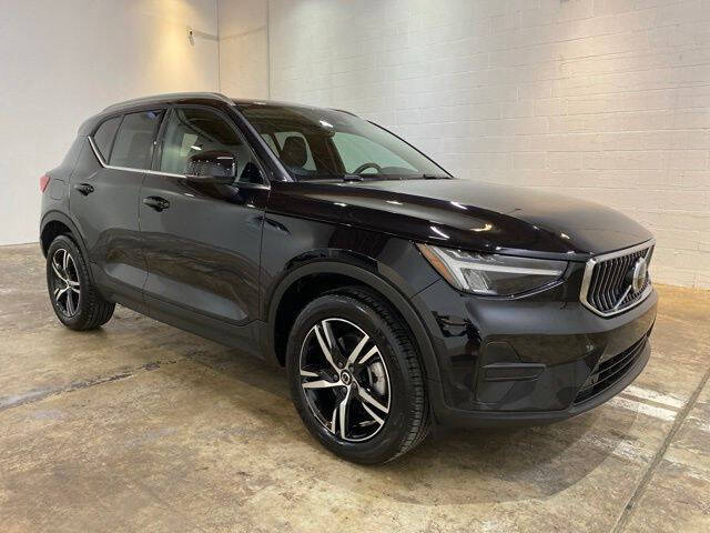 2025 Volvo XC40 B5 Core Bright Theme