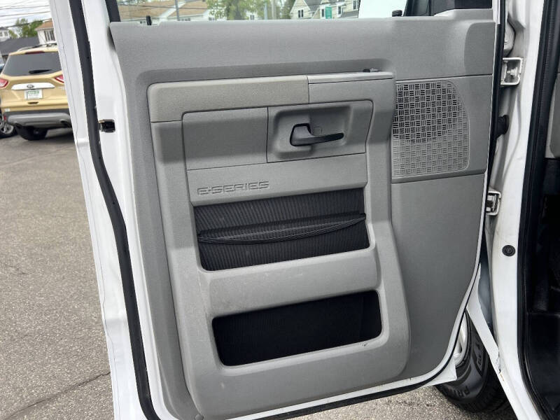 2011 Ford E-Series