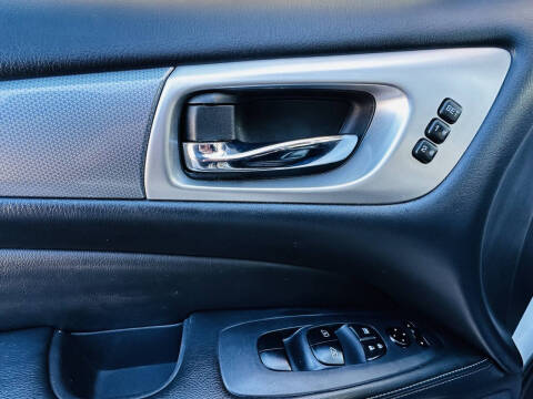 2018 Nissan Pathfinder SL