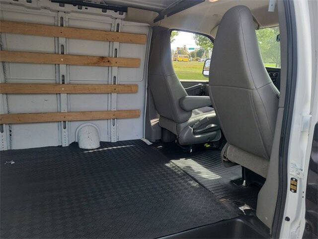 2022 GMC Savana 2500