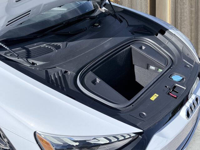 2024 Audi e-tron GT quattro Premium Plus