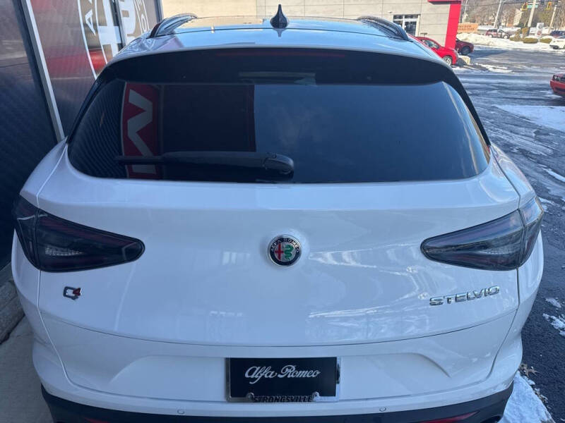 2025 Alfa Romeo Stelvio