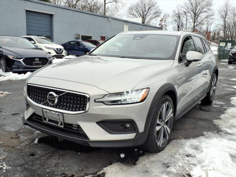 2025 Volvo V60 Cross Country B5 Plus