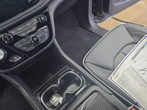 2027 Chrysler Pacifica Limited